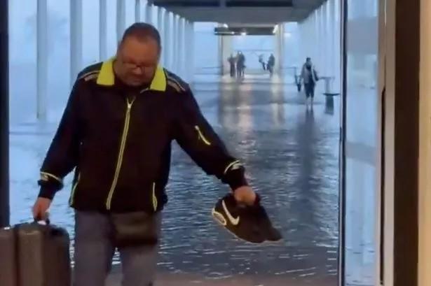 El aeropuerto de El Prat se ha visto afectado por las fuertes lluvias.