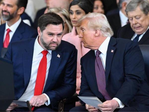 El presidente de Estados Unidos, Donald Trump, junto a su vicepresidente, JD Vance.
