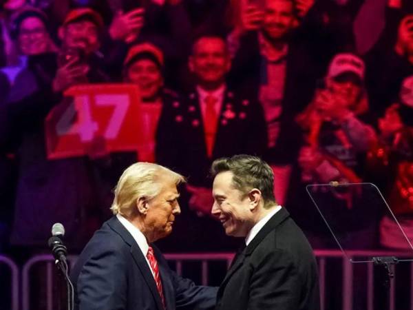 Trump mostró su respaldo a Elon Musk ante el “boicot” contra Tesla en los últimos días.