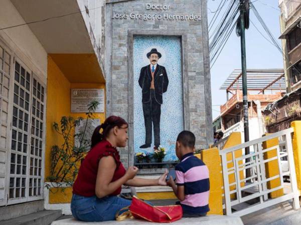 Un mural del beato José Gregorio Hernández este martes, en Caracas (Venezuela).