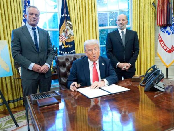 Trump abre un conflicto comercial con la imposición de aranceles a tres países.