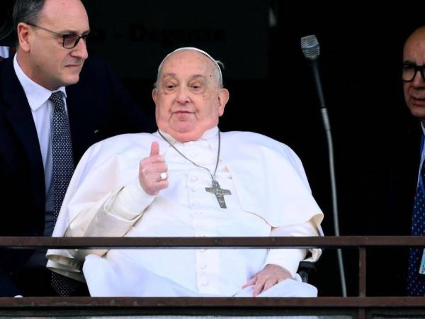 Francisco iniciará dos meses de convalecencia protegida en el Vaticano y llevará una vida más escondida, según informaron medios locales.
