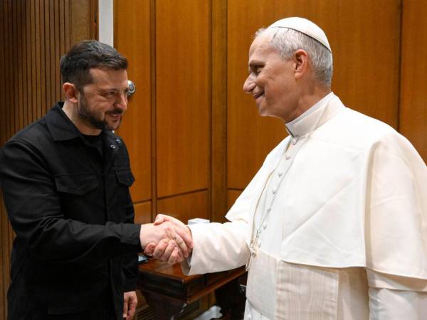 El papa León XIV recibió el domingo en una audiencia en el Vaticano al presidente de Ucrania, Volodímir Zelenski.