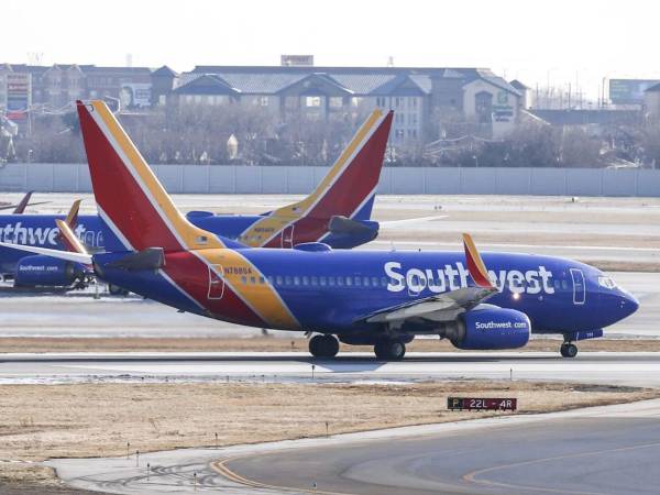 Un avión de Southwest Airlines evitó una colisión en pista con un jet privado.