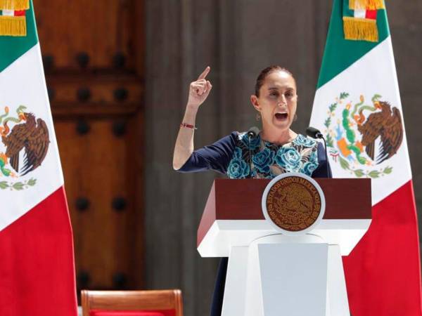 La presidenta de México, Claudia Sheinbaum, dio un discurso ante una multitud este domingo, en el Zócalo de la Ciudad de México.