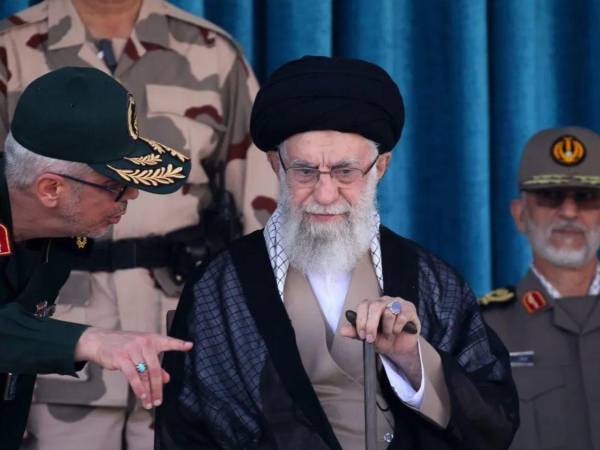 El líder supremo de Irán, Ali Jameneí, respondió a las amenazas de Trump.