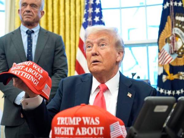 Trump busc presionar a millones de indocumentados que viven en EEUU para irse del país por su propia cuenta.