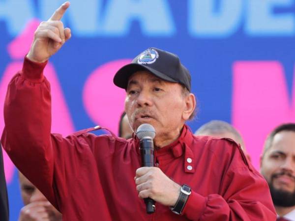La reforma a la Constitución de Nicaragua otorga poder total a Ortega y su esposa, Rosario Murillo.