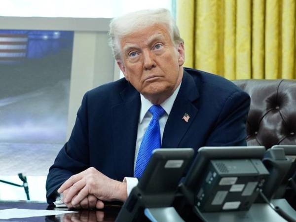 Los aranceles secundarios impuestos por Trump afectarían a China, India y España, entre otros países que compran petróleo a Venezuela.