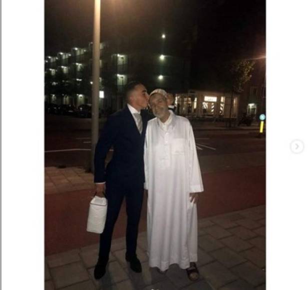 La última imagen que subió Abdelhak Nouri a su cuenta de Instagram, fue el 25 de junio de 2017. Aparece besando a su abualo.