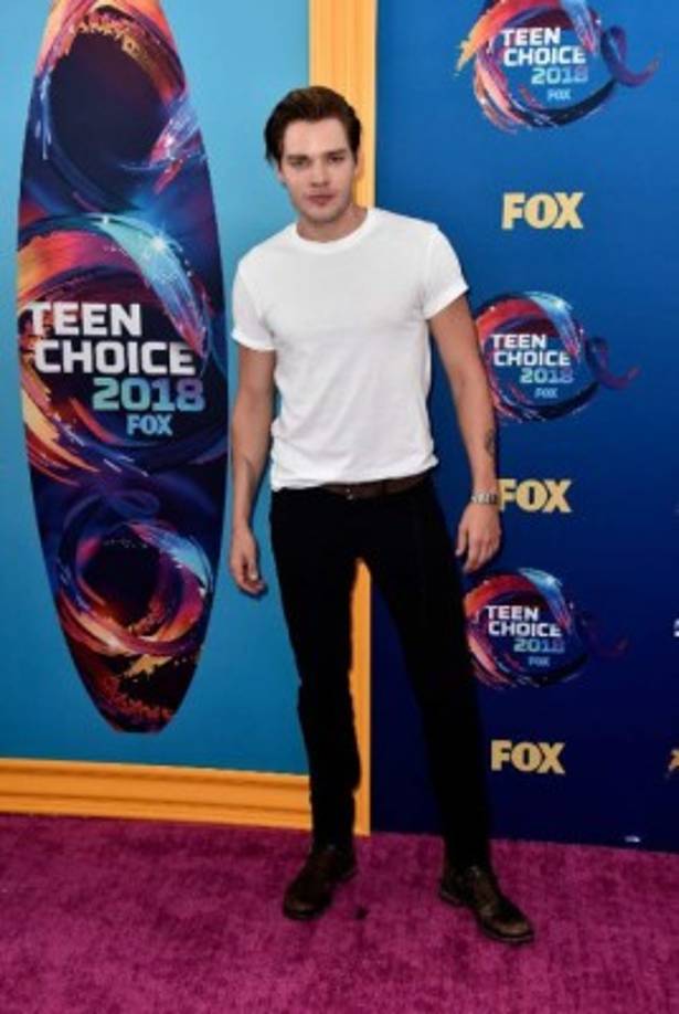 El actor Dominic Sherwood.