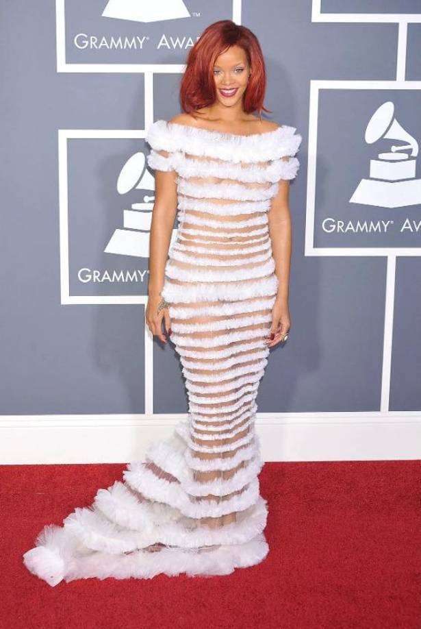 El contraste del blanco con el rojo de su cabello incendiaron la alfombra roja de los CFDA Awards en 2011. Sin duda, uno de sus looks más atrevidos fue el diseñado por Jean Paul Gaultier Couture.