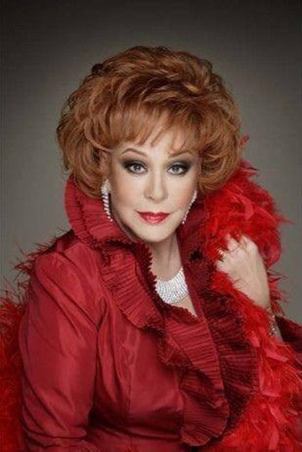 Los hijos de la actriz se mostraron unidos para festejar un año más de vida de su madre pese a sus diferencias. La tradición es hacer pasar a Silvia Pinal un momento agradable y en armonía familiar. 