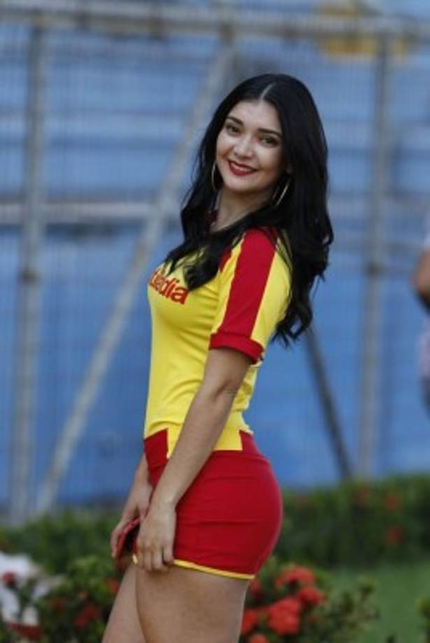 La belleza de las chicas se hizo presente en el estadio Olímpico de San Pedro Sula.