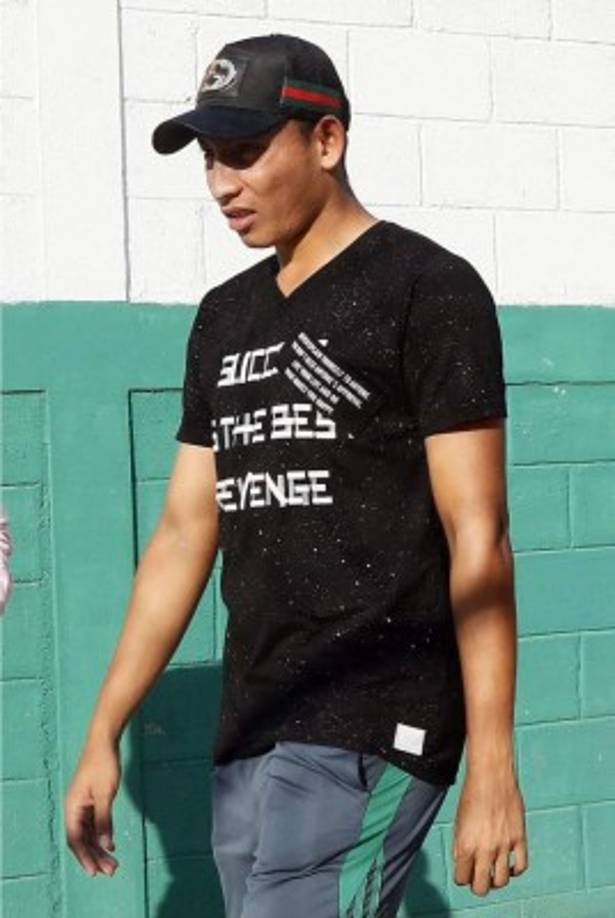 Allan Banegas reveló que uno de los equipos interesados en sus servicios es el Olimpia. “Me han llamado y estoy escogiendo la mejor opción para mi familia y para mí. Me habló un equipo de Tegus, estoy esperando. No he hablado con el profe Manolo. Hablé con Osman Madrid”, confesó.