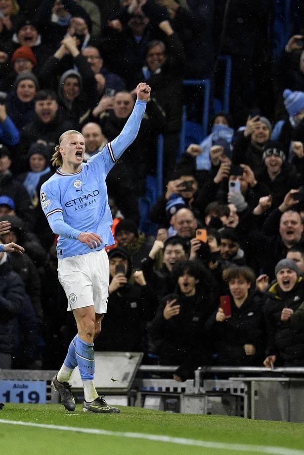 La euforia de Haaland al celebrar su segundo gol del partido en el Etihad Stadium.