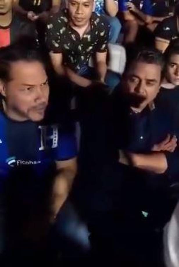 Otro incidente que llamó la atención involucró al exgerente de la Empresa Nacional de Energía Eléctrica (ENEE), Jesús Mejía. Mejía, quien ha sido declarado culpable por el delito de violación de deberes de los funcionarios en un proyecto fallido de electrificación en El Rodeo, Intibucá, fue captado en un video en medio de una pelea con un aficionado. 