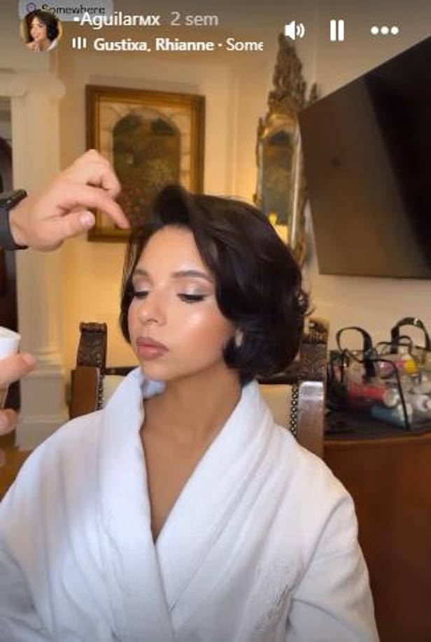 Cabe señalar que estos clips están fechados el 1 de junio y una usuaria de Tiktok compartió pruebas de que ella vio a la pareja el 31 de mayo en la Fontana di Trevi, solo ocho días después de que Nodal anunciará que llegaba al final de su relación con la rapera argentina, Cazzu.