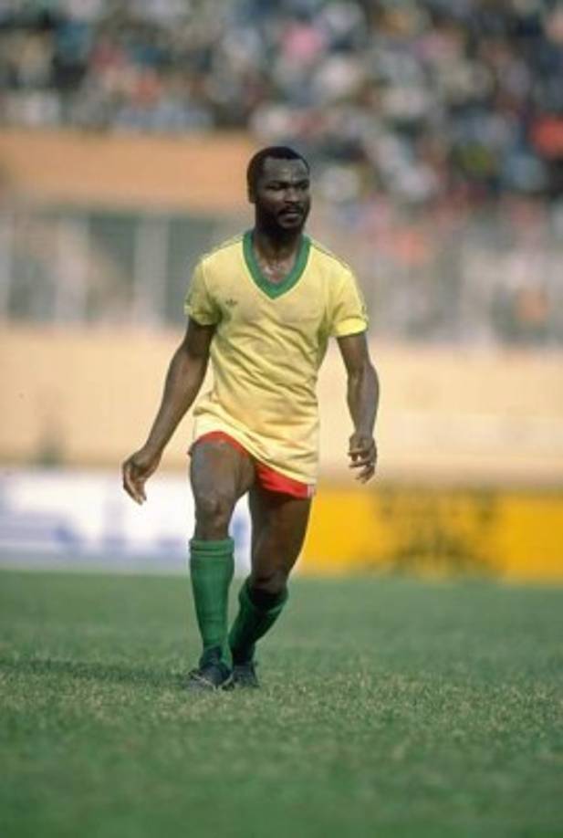 Roger Milla ( 20 de mayo de 1952) es un exfutbolista camerunés. Jugó de delantero. Realizó su carrera en Francia y su país natal. Con la selección de su país participó en los Campeonatos Mundiales de 1982, 1990 y 1994 y los Juegos Olímpicos de Los Ángeles en 1984. Es considerado como uno de los mejores futbolistas africanos de todos los tiempos, y fue incluido en la lista de los Cien de la FIFA en 2004.