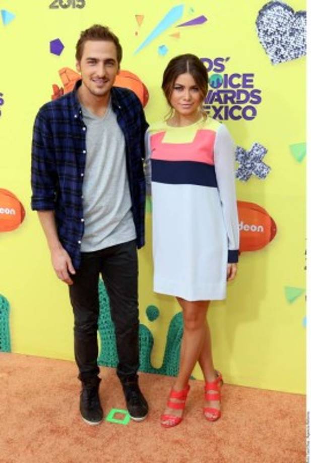 Kendall Schmidt y Sofia Reyes desfilaron juntos por la alfombra naranja de Nickelodeon.<br/>
