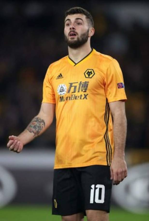 El Valencia está cerca de reforzar su delantera en este mercado de invierno. Según apunta el periodista Gianluca Di Marzio, el atacante italiano Patrick Cutrone estaría a un paso de llegar en calidad de cedido por parte del Wolverhampton. El delantero llegará a Mestalla en el momento que el ariete español Rubén Sobrino abandone el club, casi con total seguridad con destino Cádiz.