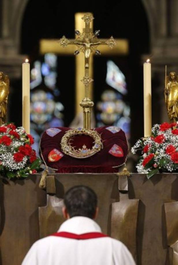 Tras los saqueos y pillajes durante la Revolución Francesa, esta joya del gótico perdió una parte de sus obras maestras. Sin embargo, se ha ido reconstruyendo en los últimos siglos hasta llegar a una colección invaluable de obras de arte y otros monumentos históricos de la historia del cristianismo.