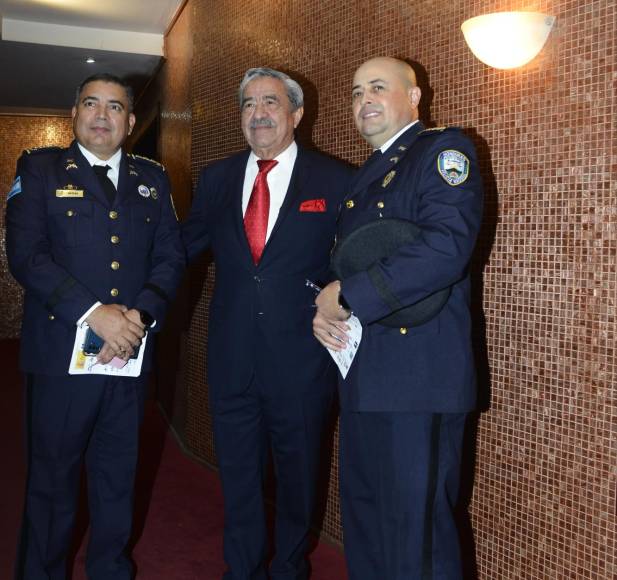 La representación de la Policía Nacional también fue parte del evento. 