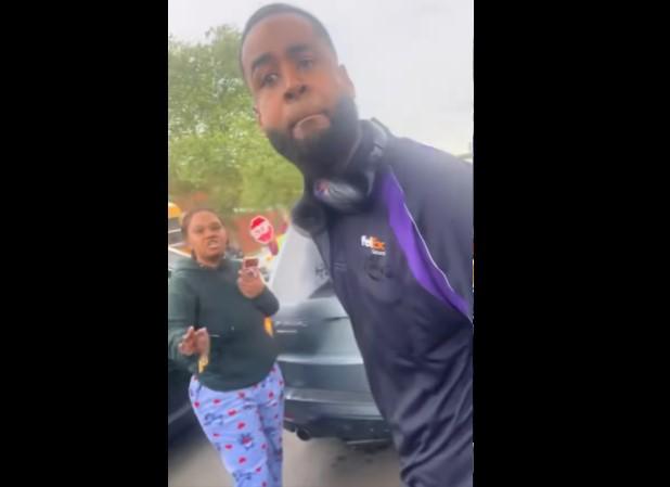 Dominicano tras chocar con hondureña: Voy a llamar a ICE para que te lleve a tu país