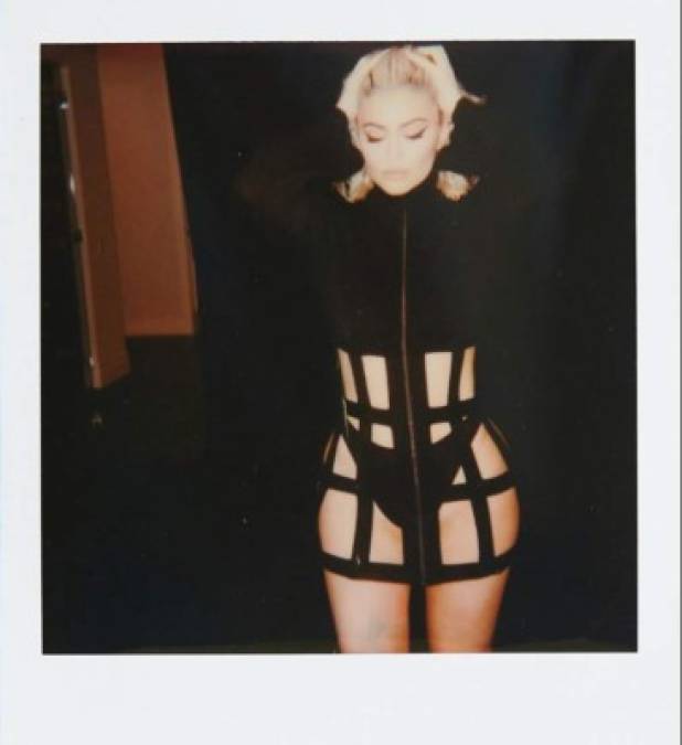 Todas las fotos compartidas por Kylie tienen un look vintage, similar a las que se hacen con las cámaras Polaroid.