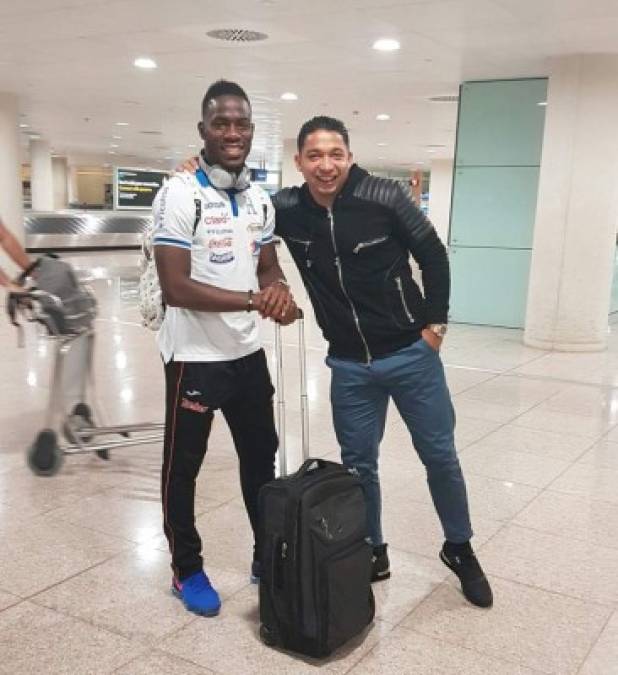 El defensor Emilio Izaguirre, quien milita en el Celtic de Escocia, se unió en Barcelona a la selecciónde Honduras.