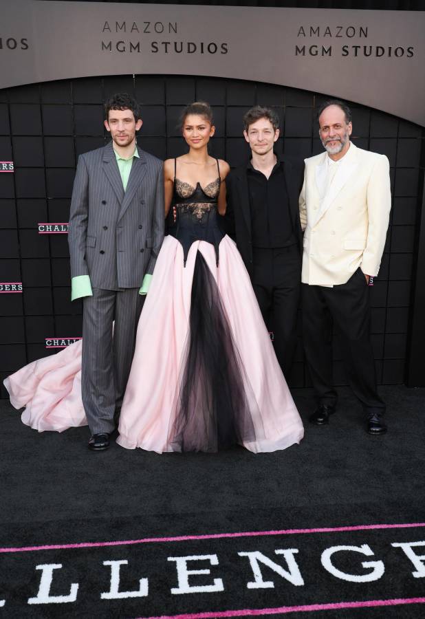 Los actores Josh O'Connor, Zendaya, Mike Faist y el director de cine Luca Guadagnino durante la premier de Challengers en el Teatro Westwood Village en Los Ángeles, California.