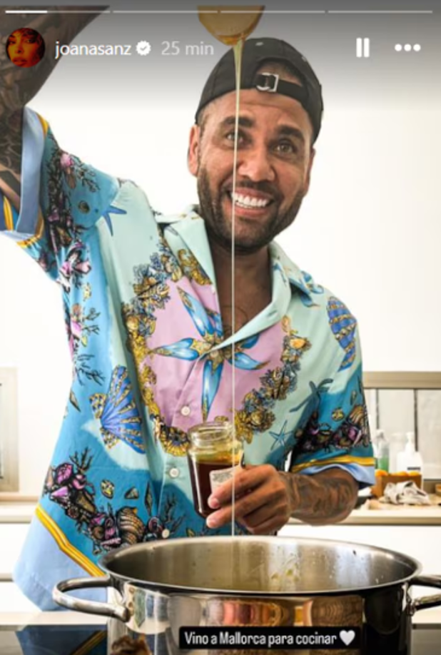 “Vino a Mallorca para cocinar”, escribió la modelo en la publicación en la red social en donde cuenta con más de 950 mil seguidores.