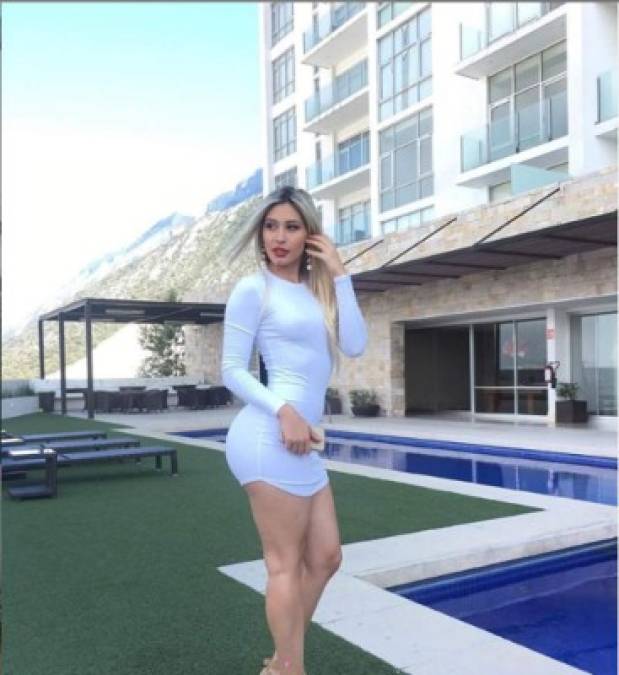 Issa es una estrella y modelo de Instagram, la chica cuenta con más de 2 millones de seguidores en dicha red social.