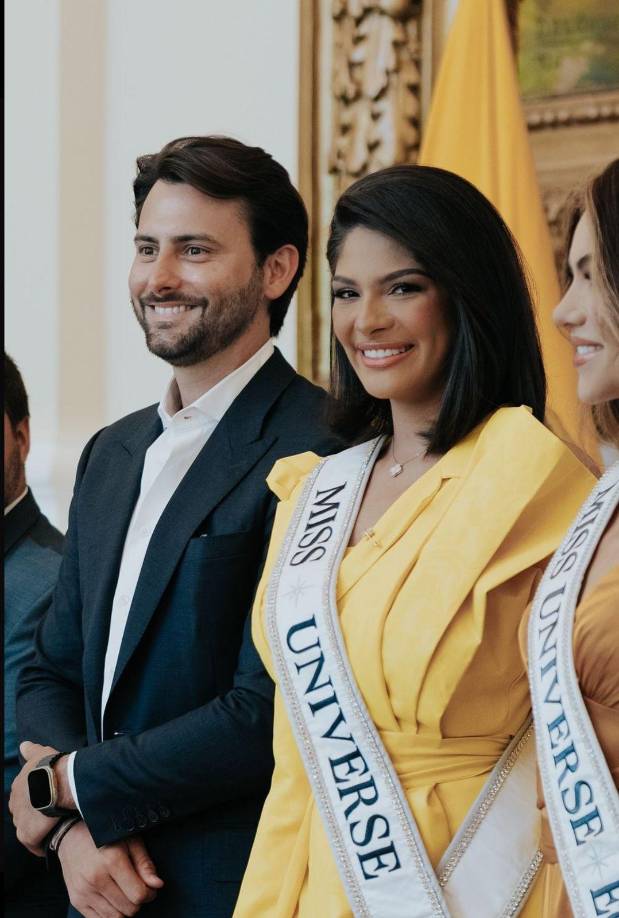 En un video en su cuenta de Tiktok, Niels Olsen, ministro de Turismo publicó “No quiero dormir en la sala” mirando fijamente a su esposa en su automóvil, acción que generó una ola de comentarios.