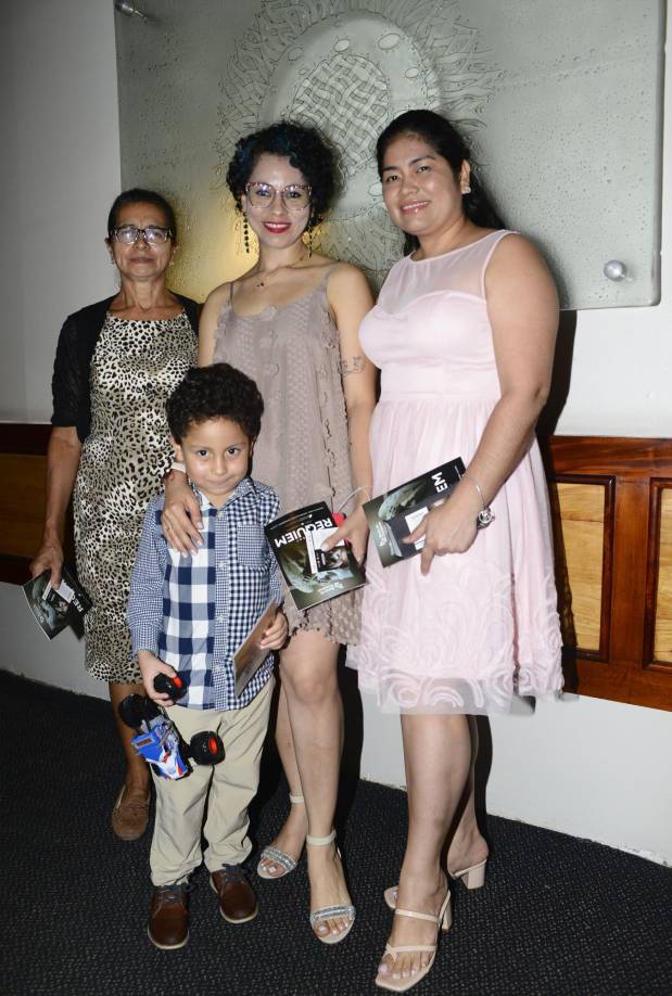 Amparo Rivas, Josué Escalante, Odalis Rivas y Xinia Ramírez