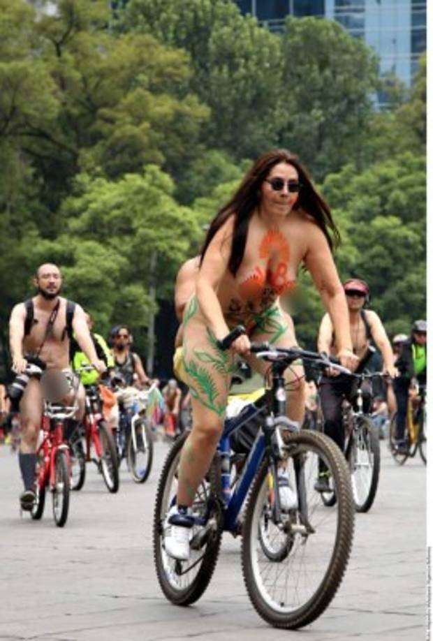 Además, exigen el respeto hacia los ciclistas en las calles, debido a que no son considerados como otro vehículo y muchos automovilistas los rebasan sin cuidado.<br/><br/>