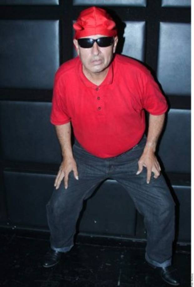 Derbez dijo que estaba al tanto de la situación y que él junto con su equipo ya habían contactado a la familia para brindar su ayuda, pero dejó claro que no lo había hecho público porque no consideraba correcto alardear sobre sus acciones.