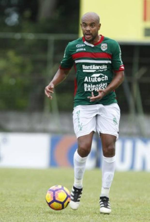 Caue Fernandes: El experimentado defensor brasileño, nacionalizado uruguayo, fue anunciado como nuevo refuerzo del Marathón para el Clausura 2019.