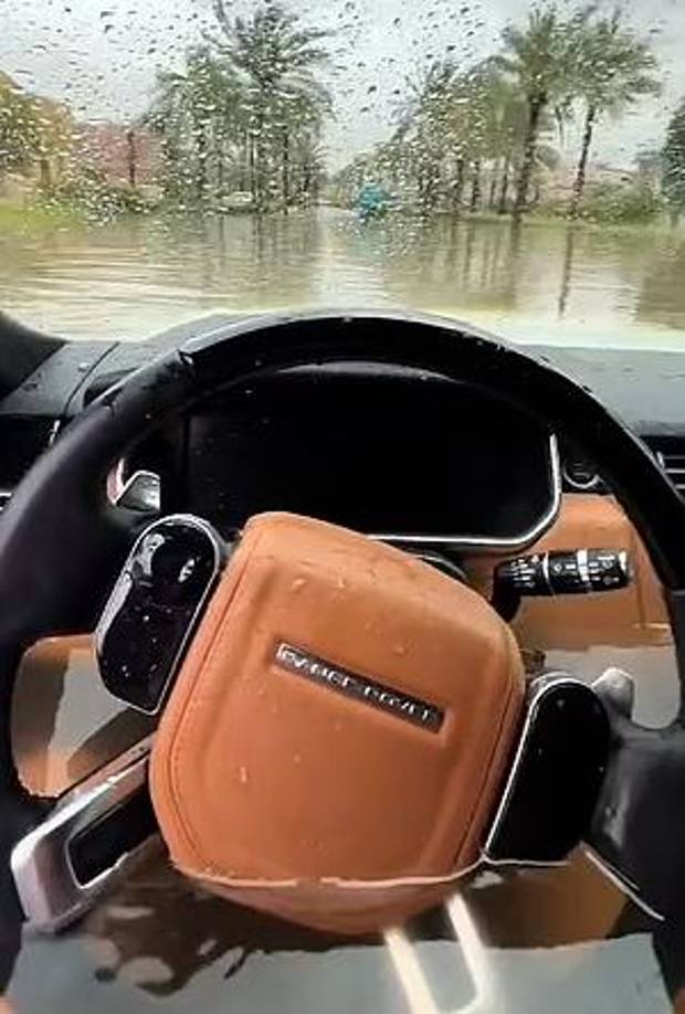 En redes sociales, usuarios compartieron imágenes de las severas inundaciones.