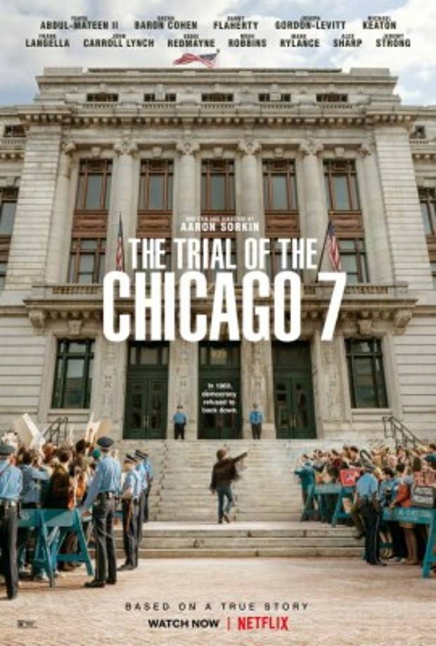 El guion de Sorkin no es la única jugada maestra de 'The Trial of the Chicago 7', ya que esta película cuenta con uno de los mejores repartos del año (eso sí, repleto de hombres) y se llevó el premio del Sindicato de Actores al mejor elenco gracias a la labor de Sacha Baron Cohen, Eddie Redmayne, Frank Langella, Mark Rylance, Yahya Abdul-Mateen II, Jeremy Strong, Joseph Gordon-Levitt y Michael Keaton, entre otros.
