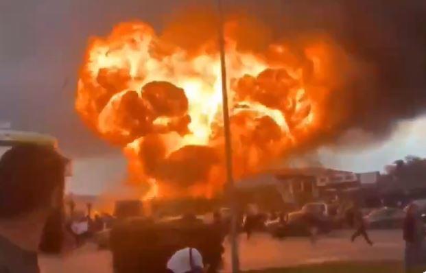 VIDEO: Explosión en gasolinera deja cuatro muertos, entre ellos dos niños