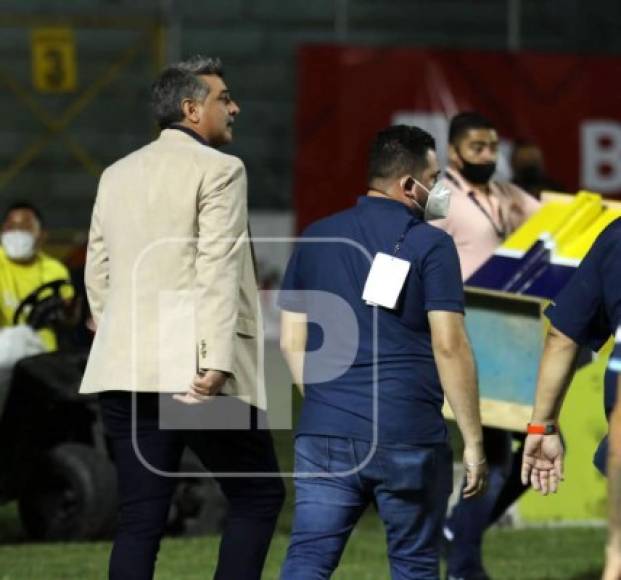 El mal perder de Motagua. Diego Vázquez y sus jugadores no pasaron a recoger las medallas de subcampeones y se marcharon rápido al vestuario. Tampoco dieron declaraciones y se fueron en silencio del estadio Nacional.