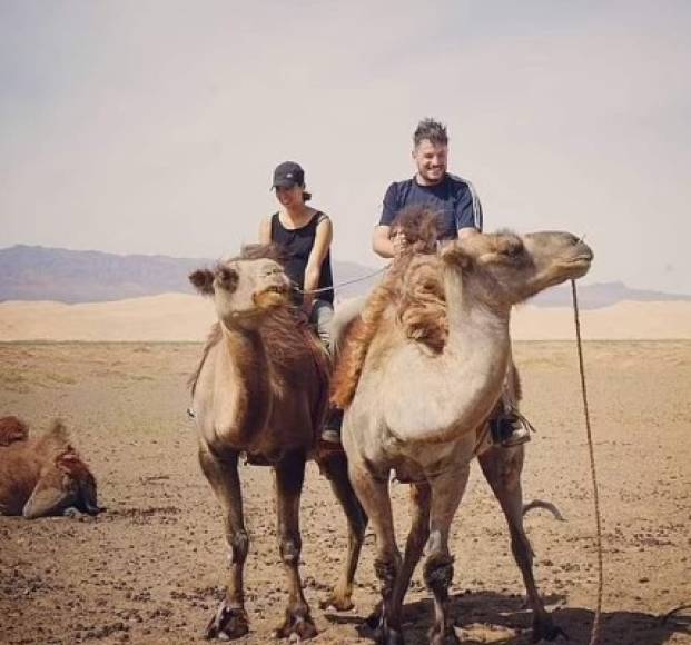 John y su esposa Ellen eran amantes de los viajes, habiendo recorrido varios países y disfrutaban del contacto con la naturaleza.