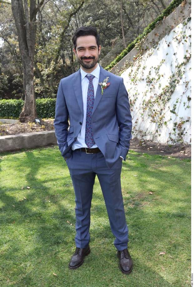 “Sé que Ana quiere que vivan juntos en Estados Unidos, en donde ella tiene un departamento, y él está muy interesado en continuar creciendo con su carrera, así que es probable que se vaya con ella; mientras, se veían muy seguido aquí en la CDMX. Poncho dice que está enamoradísimo de Ana, pero yo creo es pura pasión, ojalá no se arrepienta de esta decisión”.