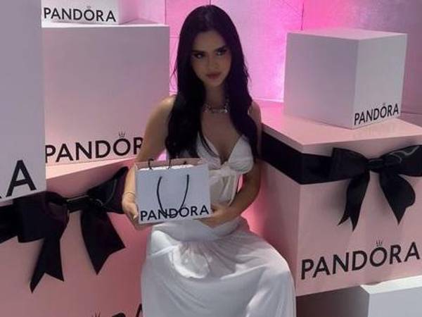 Zu Clemente (Miss Honduras 2023), la exMiss Universo Sheynnis Palacios, la Miss Chile 2024 Emilia Dides, la miss México 2024 María Fernanda Beltrán Figueroa y actrices, influencers y conductoras como Galilea Montijo, Geraldine Bazán, Bárbara de Regil, Aleska Génesis, Krystal Cyd y Mar de Regil son algunas de las famosas latinas invitadas a un evento en Tailandia organizado por la prestigiosa marca de joyería Pandora.