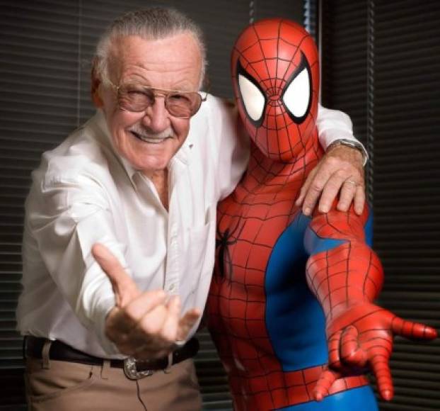 4. Stan Lee<br/><br/>El creador de los héroes más famosos del Universo de Marvel falleció el 12 de noviembre a los 95 años.