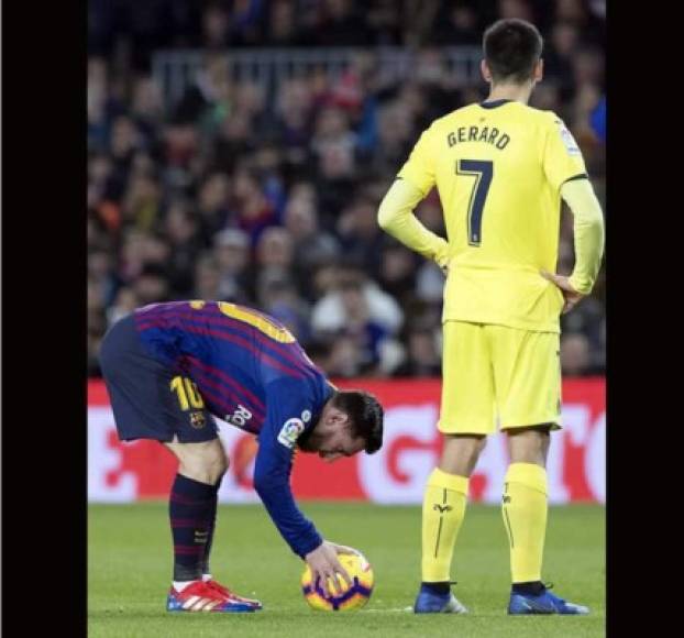 Lionel Messi tuvo varios tiros liibres ante el Villarreal, pero no pudo marcar. Se fue en blanco.