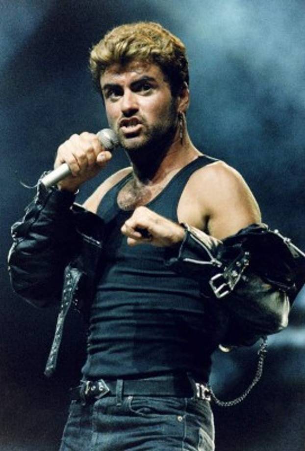 En 2007, Michael confesó que solía ​​dormir con muchas mujeres durante el tiempo que estuvo en el grupo Wham!, pero nunca sintió que podría convertirse en una relación porque sabía que, emocionalmente, era un hombre gay. 'Yo no quería que comprometerme con ellas, pero ellas me atraían. Pero después me sentí avergonzado porque era como si las estaba usando'.