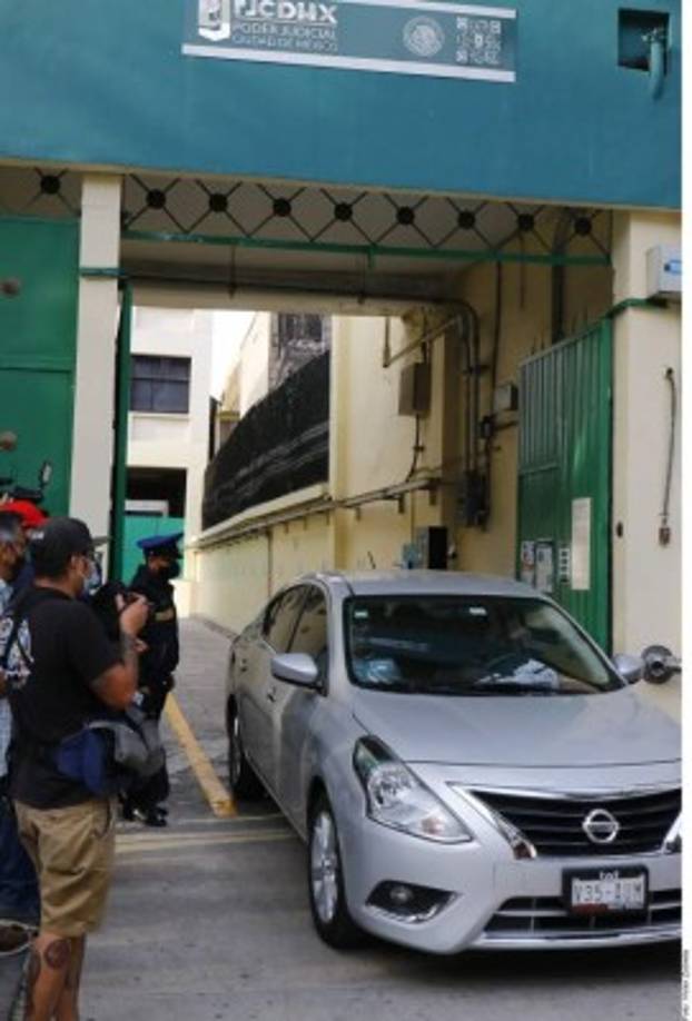 Para poder conservar su libertad y que el proceso judicial no prosiga, Gómez deberá cumplir con ciertos requisitos para no regresar a prisión, entre ellos, mantenerse alejado de la víctima, no frecuentar los lugares donde ella esté, ir a terapia psicológica impartida por una instancia pública, acudir a firmar cada tres meses ante la Unidad de medidas cautelares y suspención condicional del proceso.