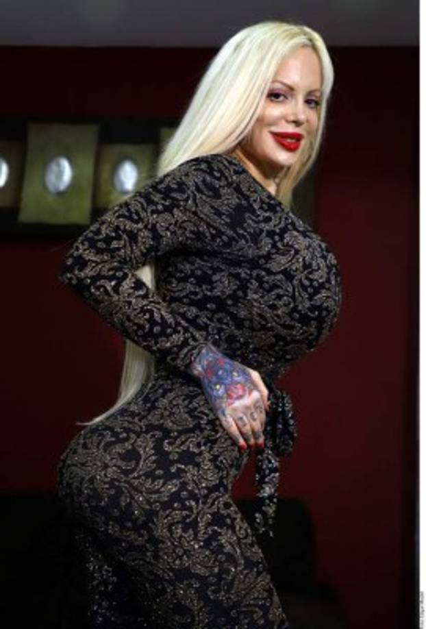 En pocas palabras, la modelo asegura que hará hasta lo imposible por conseguir el aspecto que busca, sin temor a que algo salga mal, al tener plena confianza en la cirujano plástico Marisol Rosas Ramos, quien le realizará el implante.<br/>